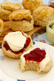 Classic Scones with Lemon & Vanilla – Perfect for Afternoon Tea