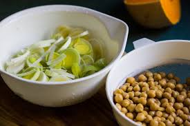 Quick and Easy Lemon Chickpeas with Leeks and Rosemary