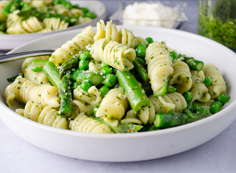 Creamy Wild Garlic Pesto Pasta with Asparagus and Peas