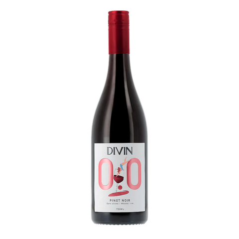 Wine bottle with 'DIVIN' label on a white background