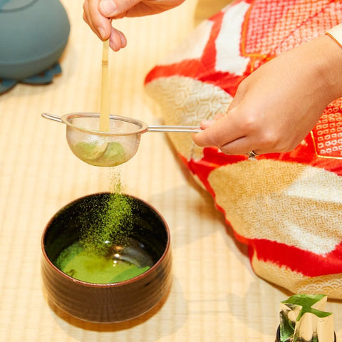 clearspring organic matcha green tea powder 40g in the making