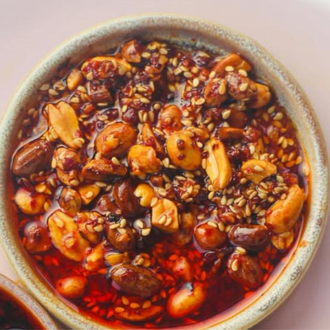 close up of white mausu peanut rayu
